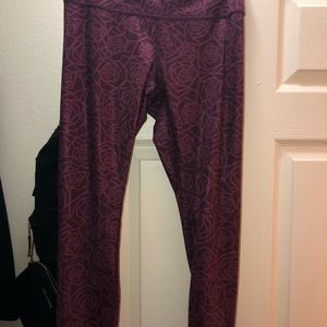 Lulu lemon rose pattern